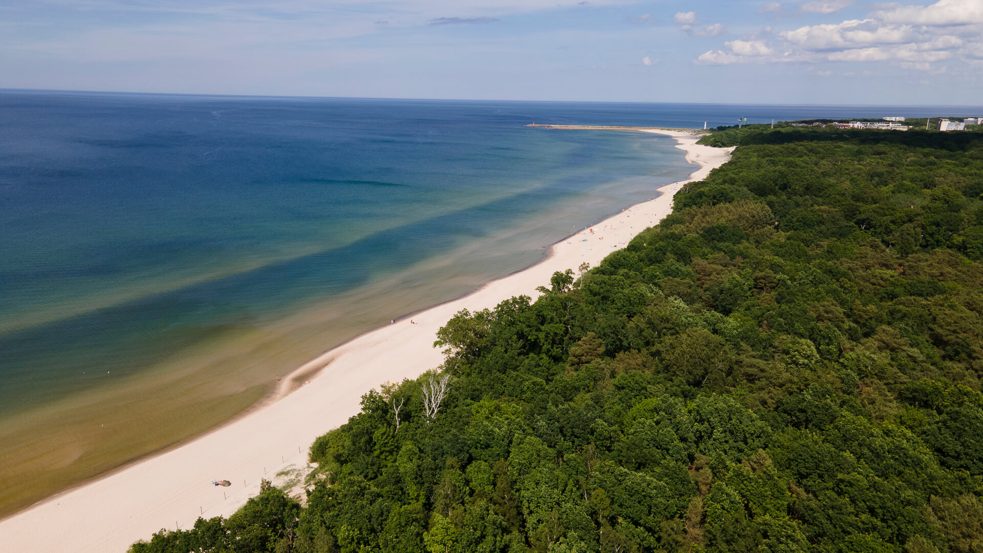 Wybrzeże w Kołobrzegu, widok z drona